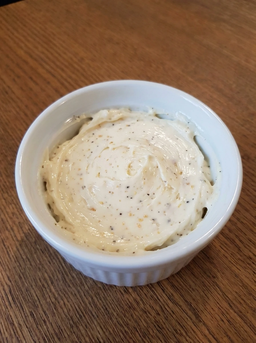Seasoned butter and mayonnaise spread for grilled cheese